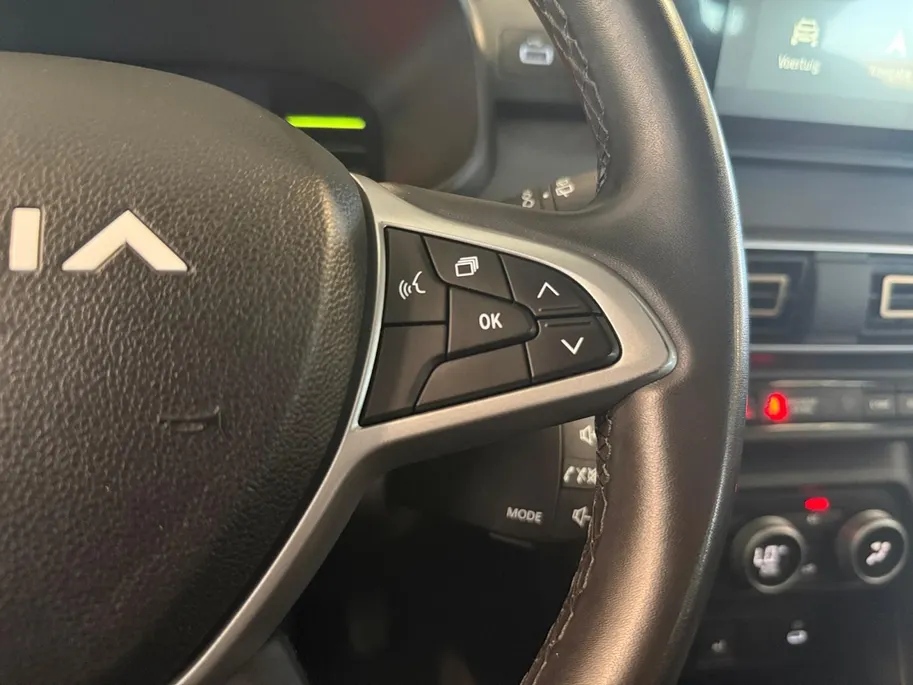 Dacia Jogger 1.6 Hybrid 140 Extreme 7p. *Automaat*Navi+Camera*Climate*Parkeersensoren*Stoelverw.*Limited Edition!