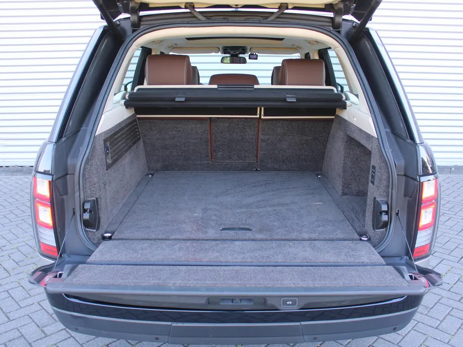 Land Rover Range Rover 4.4 SDV8 Autobiography | Uniek 4.4 V8 | Nieuwstaat | Elek. trekhaak | Luchtvering | Stuur-/voorruit-/stoelverwarming + ventilatie | Massage-/geheugenstoelen | Leer | Schuifdak | 360 Camera | 21' LM |