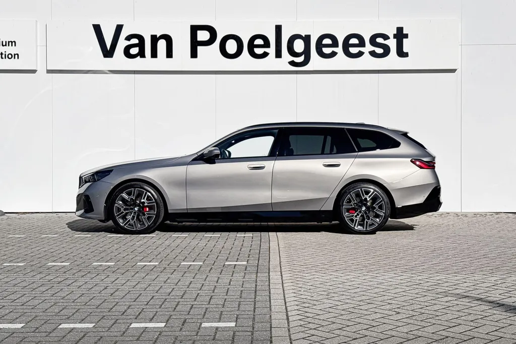 BMW i5 Touring eDrive40 84 kWh