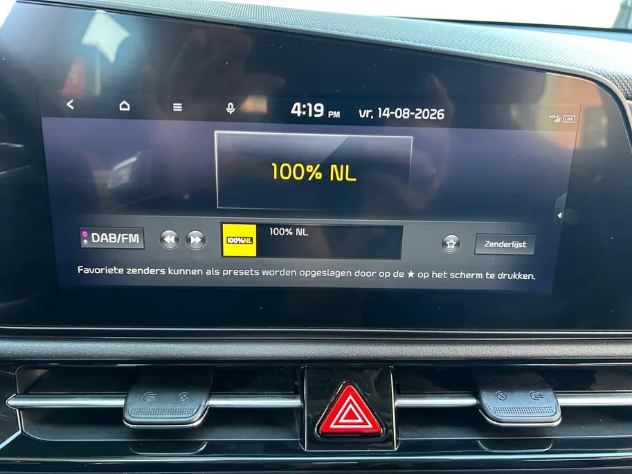 Kia Niro 1.6 GDi Hybrid DynamicLine Edition | Elektrisch Verstelbare Bestuurdersstoel | Dodehoekdetectie | Apple Carplay / Android Auto | Navigatiesysteem | Licht + Regensensor | Parkeersensoren Voor + Achter | Camera Achter | Cruise Control Adaptief | Rijstrookse
