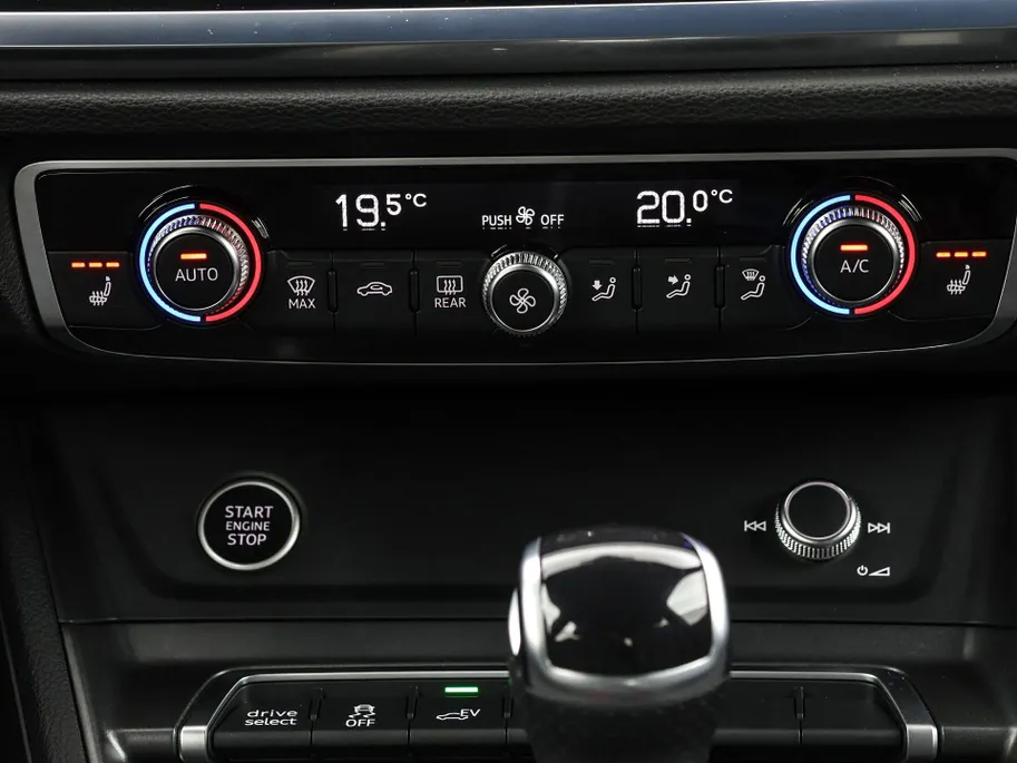 Audi Q3 45 TFSIe 245pk S-tronic Advanced Edition · SOH 92,5% · Camera · Apple/Android Car Play · S line interieur · P-Sensoren · Elek. Achterklep · 18'' Inch · Stoelverwarming ·