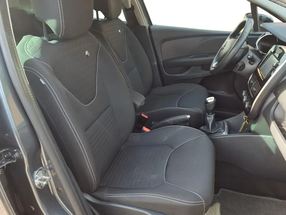 Renault Clio 0.9 TCe Limited navi , airco , trekhaak , lm velgen , parkeersensor , tel , usb .