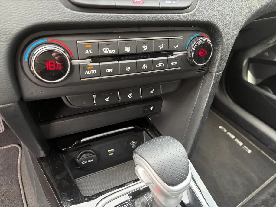 Kia Ceed Sportswagon 1.0 T-GDi MHEV Design Edition Automaat | Navi | Clima | Adaptive Cruise | Camera | Stoel-/Stuurverwarming | JBL Soundsysteem | LED Koplampen