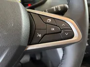 Dacia Jogger 1.8 hybrid 155 limited edition 7p. AUTOMAAT NAVI AIRCO CAMERA CRUISE CONTROLE APPLE CARPLAY ANDROID AUTO LM VELGEN 7 STOELEN !!LET OP RIJDENDE DEMO VRAAG NAAR ACTUELE KMSTAND!!!