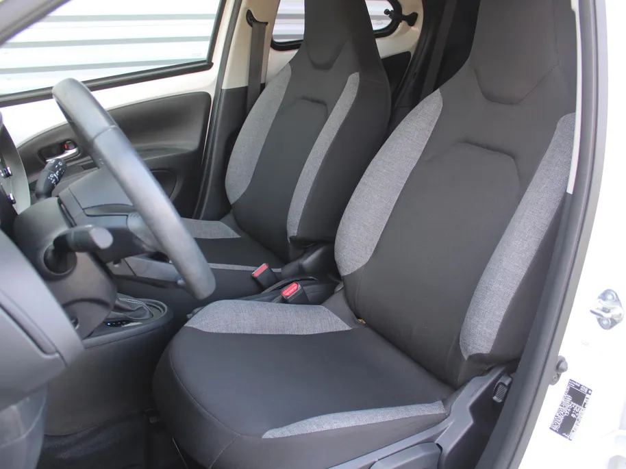 Toyota Aygo X 1.0 VVT-i S-CVT first | Camera | Android Auto/Apple Carplay | Cruise | Clima | Automaat | 17' LM |