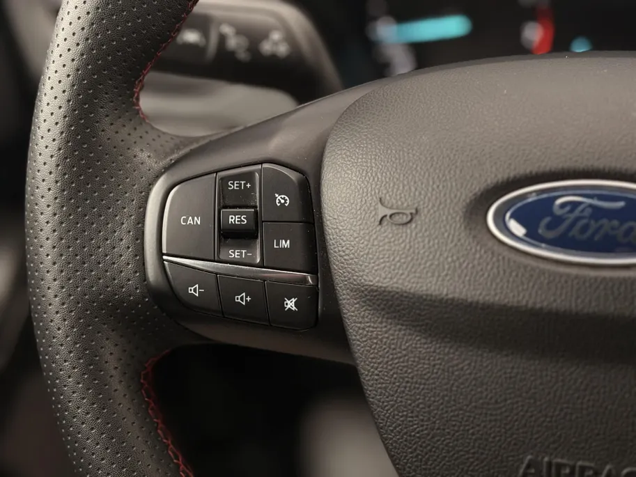 Ford Focus 1.0 EcoBoost Hybrid ST Line