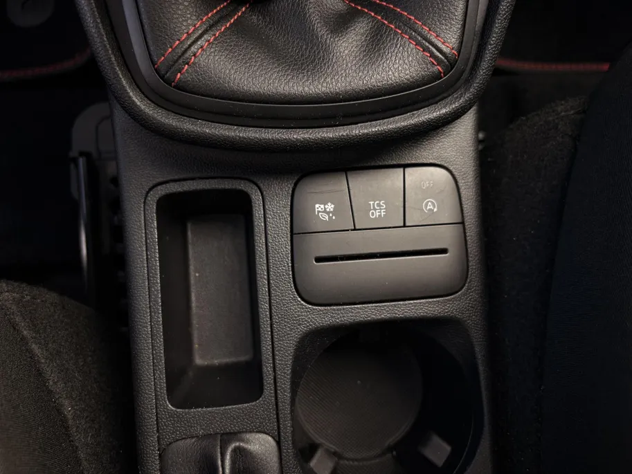 Ford Fiesta 1.0 EcoBoost Hybrid ST-Line Winter Pack I Apple Carplay/Android Auto I Lichtmetalen Velgen I LED Verlichting I