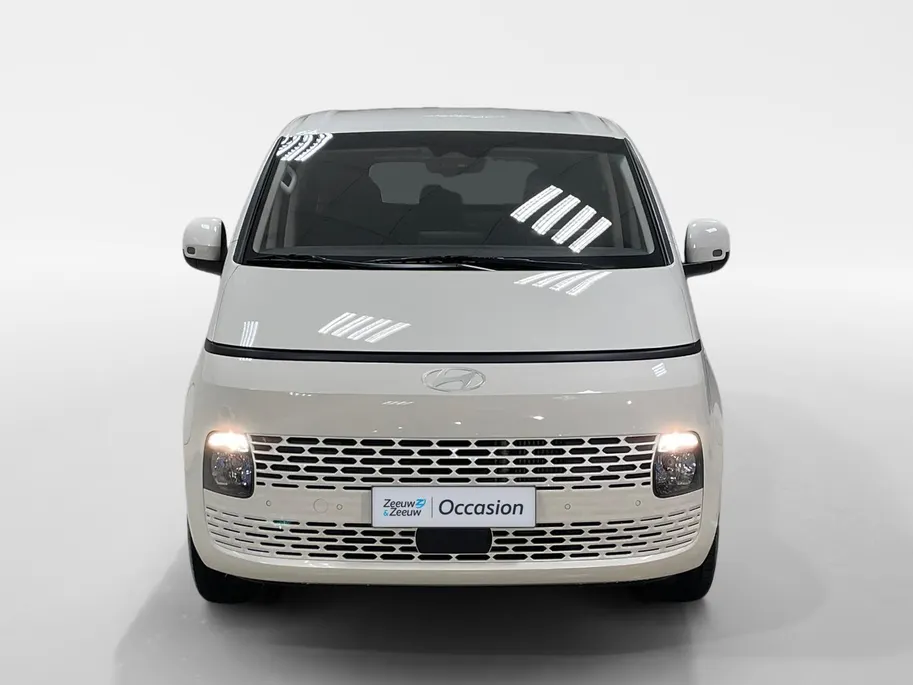 Hyundai Staria 1.6 T-GDI HEV | 3p. | Betimmerd! | Navi | Climate control | Carplay