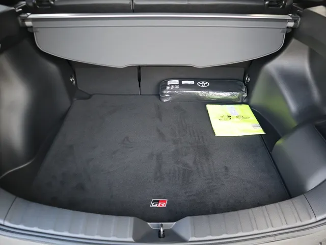 Toyota Corolla Cross Hybrid 180 GR Sport | Stoel/Stuur Verwarming | Blindspot