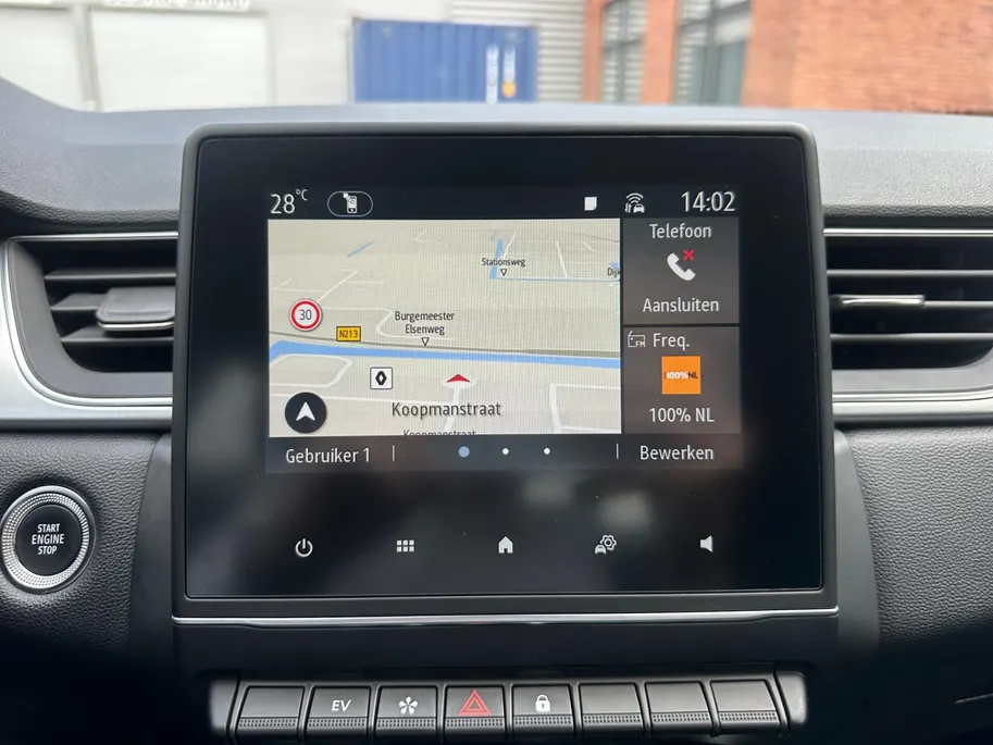 Renault Captur 1.6 E-Tech Hybrid 145 Intens | Automaat | Apple Carplay & Android Auto | Camera | Parkeersensoren | LMV | Cruise & Climate Control | 12 Maanden BOVAG Garantie