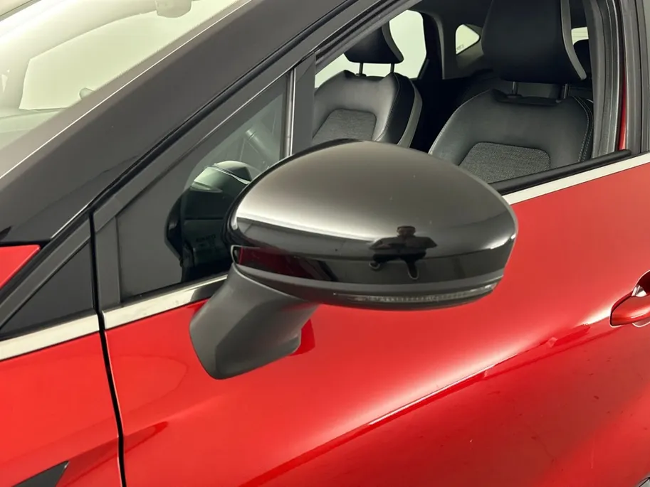 Renault Captur 1.6 E-Tech PHEV 160 Intens | Groot Scherm + Navigatie | Parkeercamera | Cruise Control