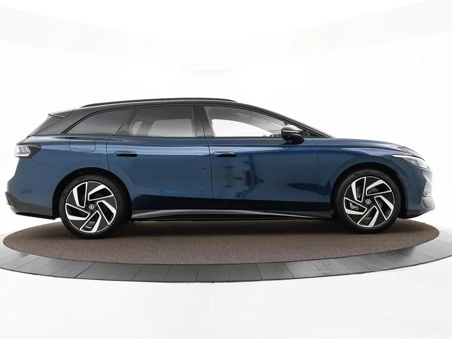 Volkswagen ID.7 Tourer Pro Limited Edition 77kWh 286pk · Navigatie · 360 camera · Trekhaak · 20' LM velgen