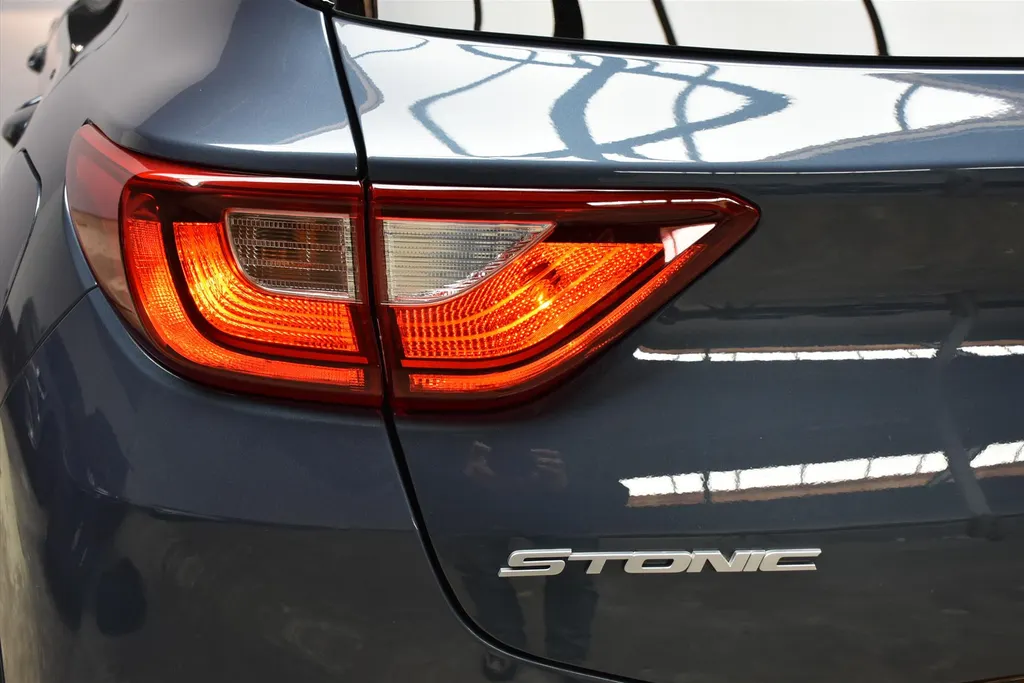Kia Stonic 1.0 T-GDi 100pk DynamicPlusLine Automaat | Navi | Camera | Cruise | PDC | Keyless Entry | Start /Stop