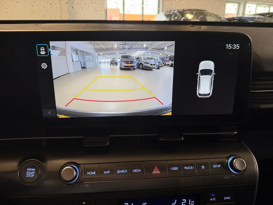 Hyundai Kona 1.6 GDI HEV Comfort Smart | Navigatie| Stoel/Stuurverwarming| Elektrische achterklep| Achteruitrijcamera| Parkeersensoren v+a |