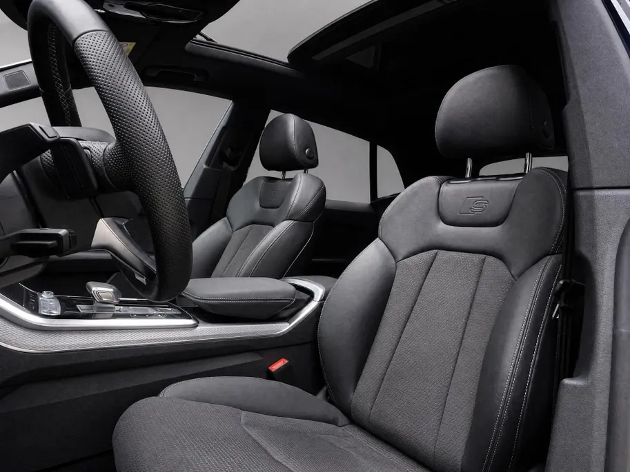 Audi Q8 60 TFSIe 490pk Tiptronic Quattro Pro Line S Comp · 360 Camera · Luchtvering · Laser LED · Wegklapbare Trekhaak · Elek. Voorstoelen · Nachtzicht · 23'' Inch · Garantie t/m 11-03-2031 of 100.000km