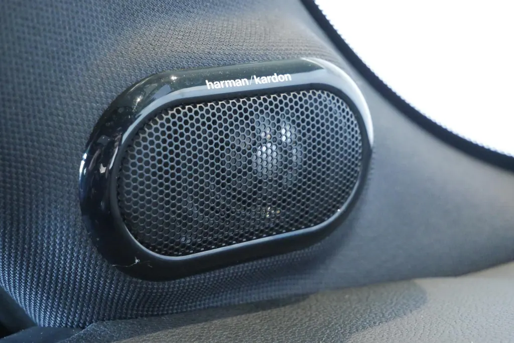 MINI 3-Deurs 2.0 Cooper S Knightsbridge Edition *Automaat*Navigatie*Parkeersensoren*Climate Control*Schuif/Kanteldak*Stoelverwarming*Harman Kardon Audio*Lederen interieur*Vol opties!