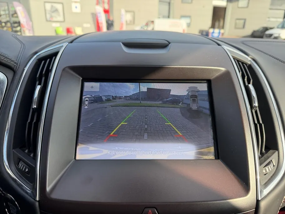 Ford Galaxy 2.5i HEV | Dealer onderhouden | Automaat | Pano dak | BLIS | 7 persoons | Lederen bekleding | Winter pack | Parkeersensoren voor en achter | Achteruitrijcamera | Cruise control | Apple carplay & Android auto | Privacy glas | Bovag garantie |