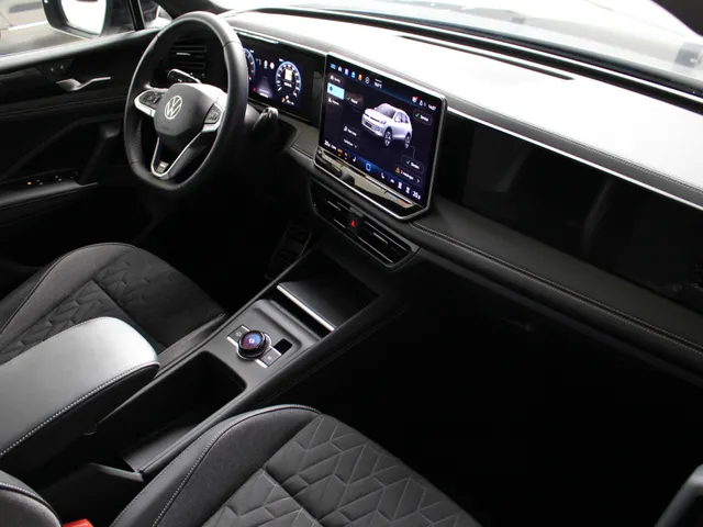 Volkswagen Tiguan 1.5 eTSI DSG Goal Edition Navigatie | Trekhaak | Matrix Led | Keyless Entry | Easy Open achterklep