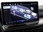 Volkswagen Golf variant Life Edition 1.5 eTSI 116 pk 7 versn. DSG · Achteruitrijcamera · draadloze telefoonlader · Trekhaak inklapbaar, met elektrische ontgrendeling ·