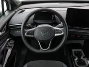 Volkswagen ID.4 Limited Edition 58 kWh accu 190 PK · Achteruitrijcamera · Draadloze telefoonlader · Trekhaak, elektrisch uitklapbaar · Voorraad OUTLET · Prijs is inclusief inruilpremie ·