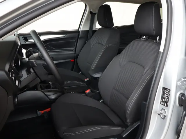 Ford Focus Wagon 1.0 EcoBoost Hybrid Titanium