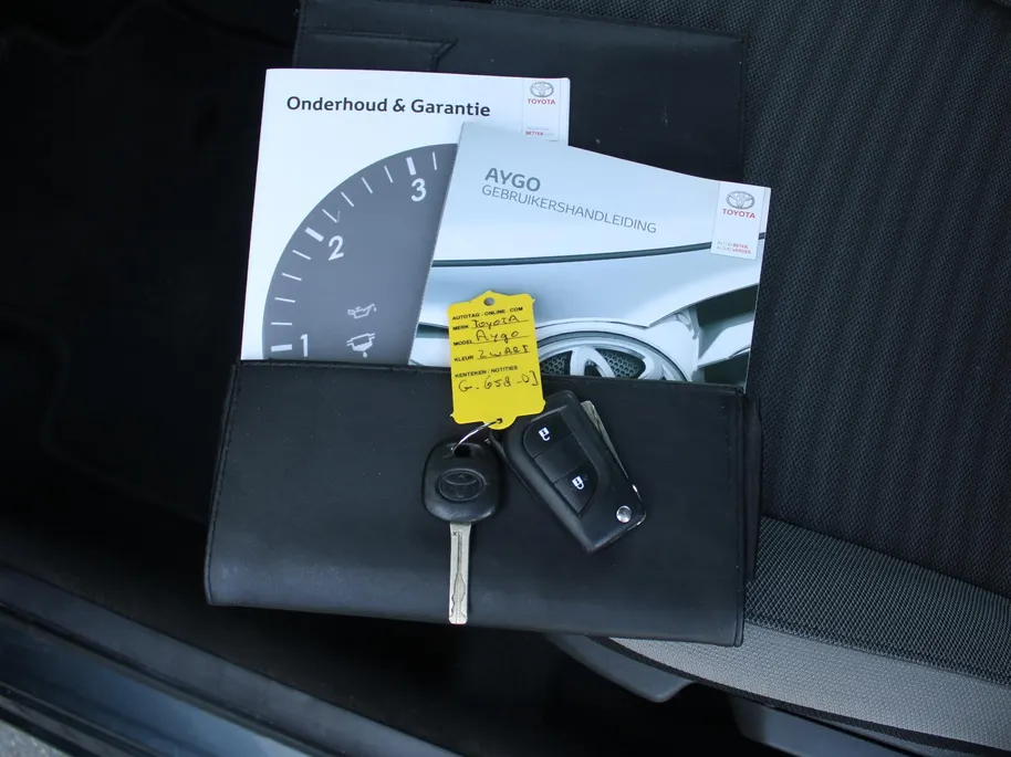 Toyota Aygo 1.0 VVT-i x-play limited | Camera | Elektrisch vouwdak | Android Auto/Apple Carplay | Airco | Cruise |