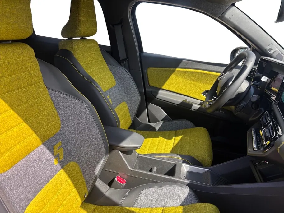Renault 5 comfort range iconic cinq 52 kWh AUTOMAAT NAVI AIRCO CAMERA ADAPTIEVE CRUISE CONTROLE STOELVERWARMING STUURVERWARMING APPLECARPLAY ANDROID AUTO !!!LET OP DEMO VRAAG NAAR DE KMSTAND!!!