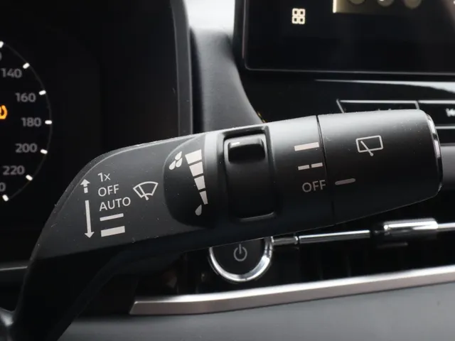 Mitsubishi Outlander 2.4 PHEV Black Edition All Seasons | Yamaha sound