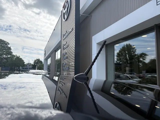 Toyota Yaris 1.5 Hybrid Bi-Tone | Navigatie | Trekhaak