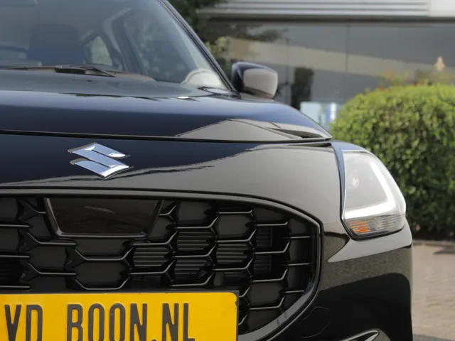 Suzuki Swift 1.2 Comfort Smart Hybrid | € 2200,- DEALERKORTING! | Alle kleuren leverbaar!