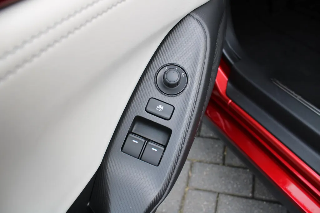 Mazda MX-5 2.0 SkyActiv-G 6AT 184PK Kizuna | Automaat | Leder | CAmera | Bose Audio | Nu met extreem hoge korting! |
