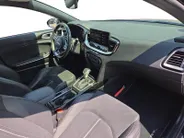 Kia Ceed 1.5 T-GDi GT-PlusLine Automaat | 140 PK | Schuif-kanteldak | JBL | Elektr. verstelbare bestuurdersstoel met geheugenfunctie |  18' lichtmetalen velgen | Dodehoek detectie  | Metallic lak | Fabrieksgarantie t/m 8-4-2032 + 3x 1 jaar*  | NAP