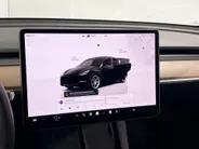 Tesla Model Y 351PK Long Range AWD 75 kWh Automaat | 1e eigenaar | Panoramadak | Basic Autopilot | 360 Camera | Stoelverwarming | Leder | Elektrische Achterklep | Elektrische Stoelen | Full LED |