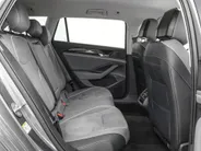 Volkswagen Passat Variant 1.5 eTSI 150pk DSG Elegance Business · Camera · Wegklapbare Trekhaak · Apple/Android Car Play · Dodehoeksensoren · P-Sensoren · 17'' Inch · Garantie t/m 18-06-2028 of 100.000