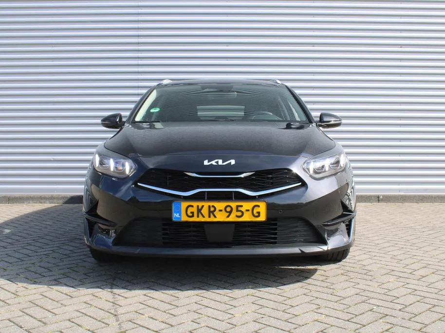 Kia Ceed Sportswagon 1.0 T-GDi DynamicPlusLine | Stoel- & stuurverwarming | Camera | Clima | Cruise | LED | Navi | Elek. achterklep | 16' LM |