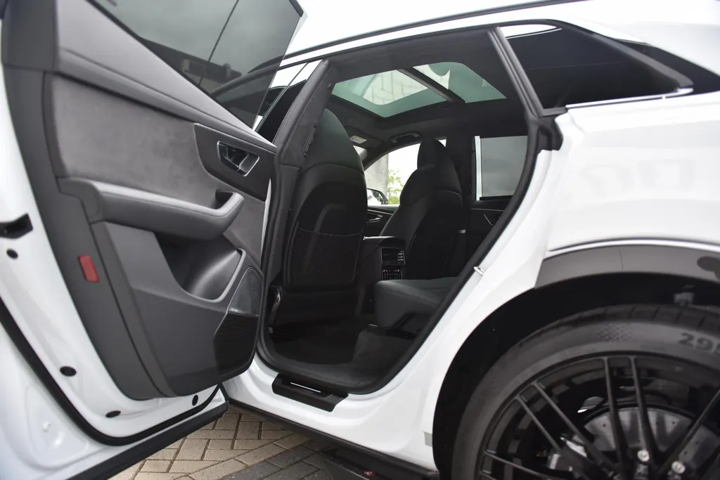 Audi RSQ8-R ABT 740PK QUATTRO