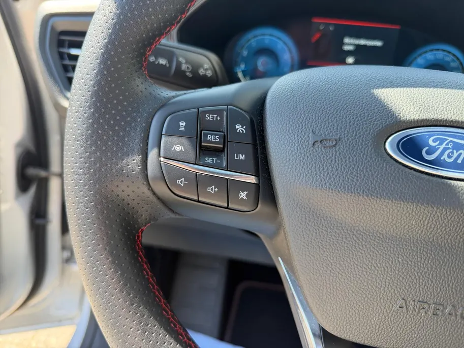 Ford Focus Wagon 1.0 EcoBoost Hybrid ST Line X | Automaat | Panorama dak | Adaptieve Cruise Control