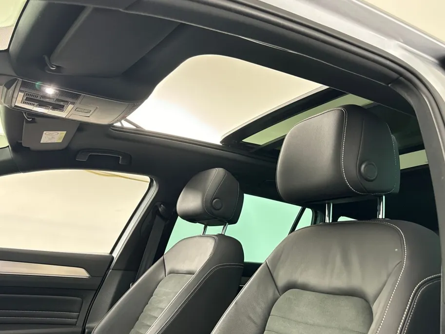 Volkswagen Passat Variant 1.5 TSI R-Line Business + DSG Automaat | Panoramadak | Trekhaak | Elektrische Stoelen