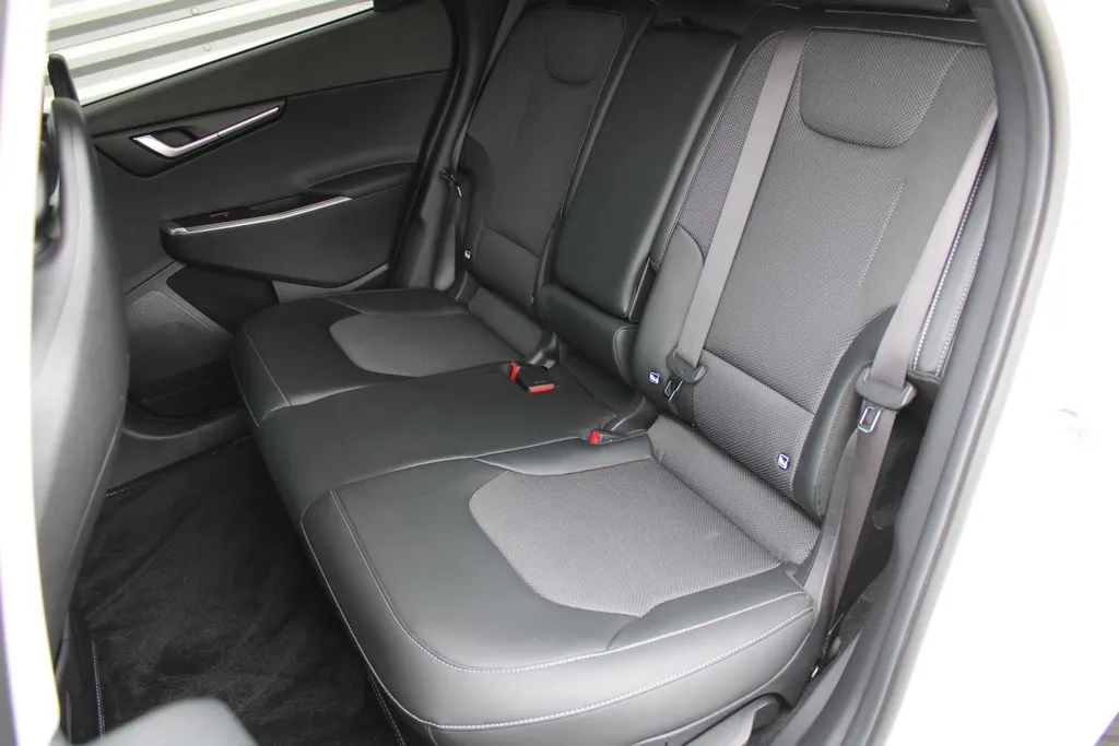 Kia EV6 Air 58 kWh | Trekhaak | 20' LM | Stuur-/stoelverwarming | Camera | Navi | Cruise adapt. | Dodehoek detectie |