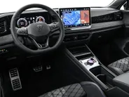 Volkswagen Tiguan R-Line 1.5 eHybrid 204 PK 6 versn. DSG · Voorstoelen verwarmbaar · Sfeerverlichting · All-season banden