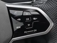 Volkswagen Tiguan 1.4TSIeHybrid 180kW/245PK R-Line Business+ · Navigatie · Apple/Android Car Play · Camera + Parkeersensoren