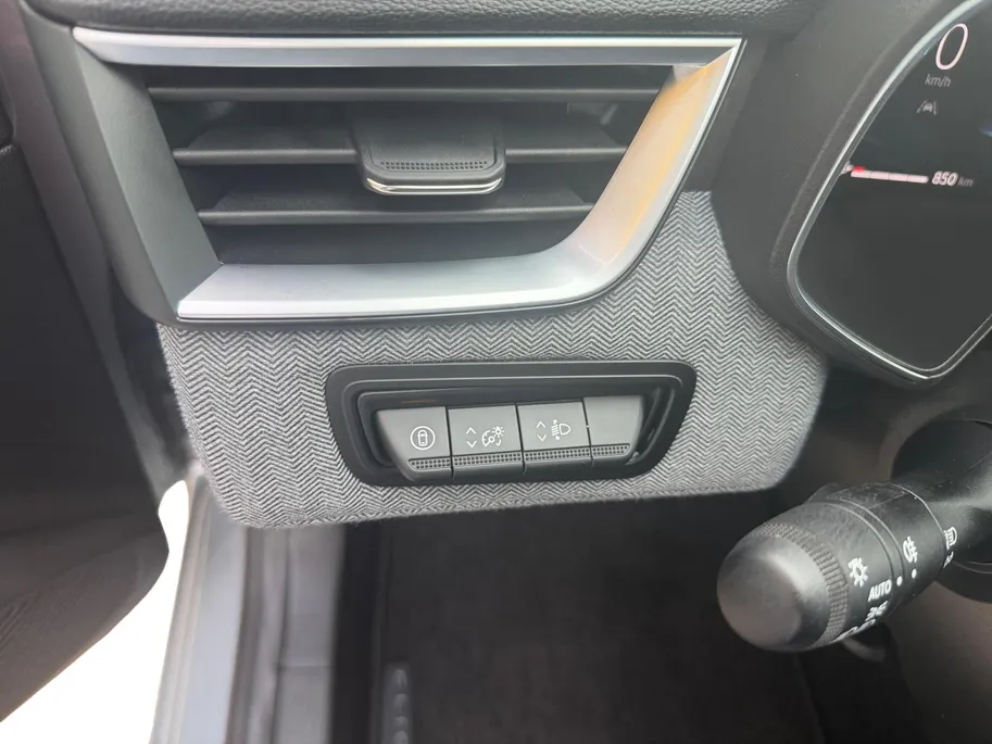 Renault Clio 1.6 E-Tech Full Hybrid 145 techno | Automaat | Apple Carplay & Android Auto | Cruise & Climate Control | Camera | Parkeersensoren | Navigatie | 12 Maanden BOVAG Garantie