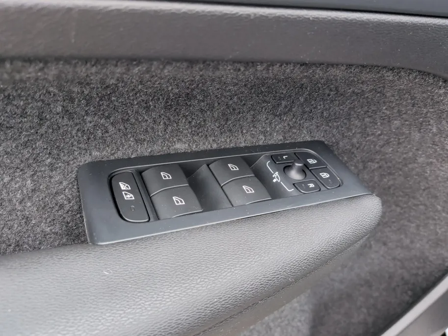 Volvo XC40 1.5 T4 Recharge Inscription Hybride| Perfecte staat! | Climate | Navigatie | Carplay  enzo. Snel rijden en inclusief standaard 12 maanden garantie!