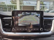 Kia Stonic 1.0 T-GDi MHEV DynamicPlusLine | Cruise Control | Climate Control | Camera | Navigatie | Parkeersensoren | Trekhaak | Zwart Dak |