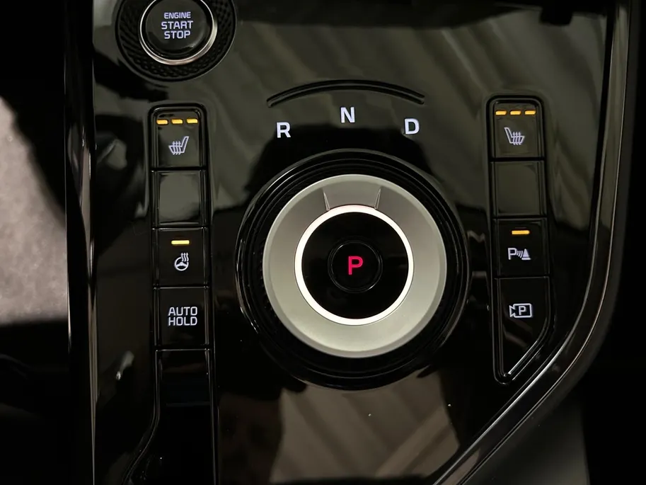 Kia Niro 1.6 GDi Hybrid DynamicPlusLine | Navigatiesysteem | Apple Carplay / Android Auto | Licht + Regensensor | Stoel + Stuurverwarming| Elektrisch bedienbaar Schuifdak | Elektrische Achterklep | Parkeersensoren Voor + Achter | Cruise Control Adaptief | Rijstroo