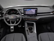 CUPRA Terramar 1.5TSI 204PK DSG e-Hybrid · Panoramadak · Trekhaak · Leder/Alcantara kuipstoelen · SENNHEISER Audio ·   Garantie t/m 05-10-2030 of 100000km.