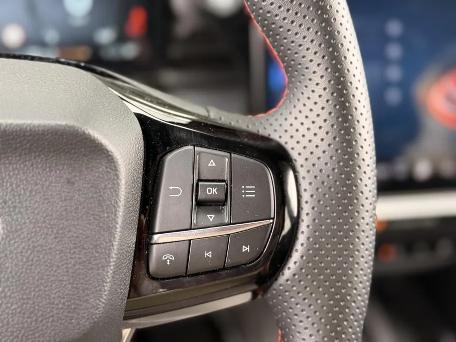 Ford Puma 1.0 EcoBoost Hybrid ST-Line DEMO I DRIVER ASSISTANCE PACK I WINTER PACK I COMFORT PACK I APPLE CARPLAY / ANDROID AUTO I
