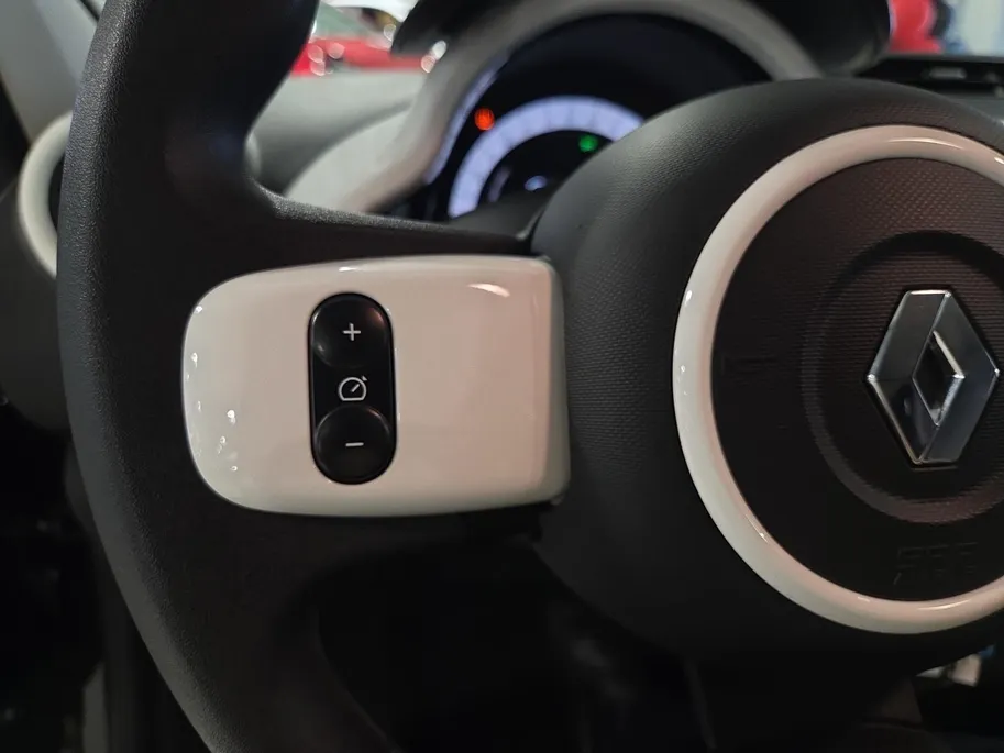 Renault Twingo Z.E. R80 E-Tech Equilibre 22 kWh * Carplay * Cruise Control * 1 Eigenaar * 12 Maanden Bovag Garantie *