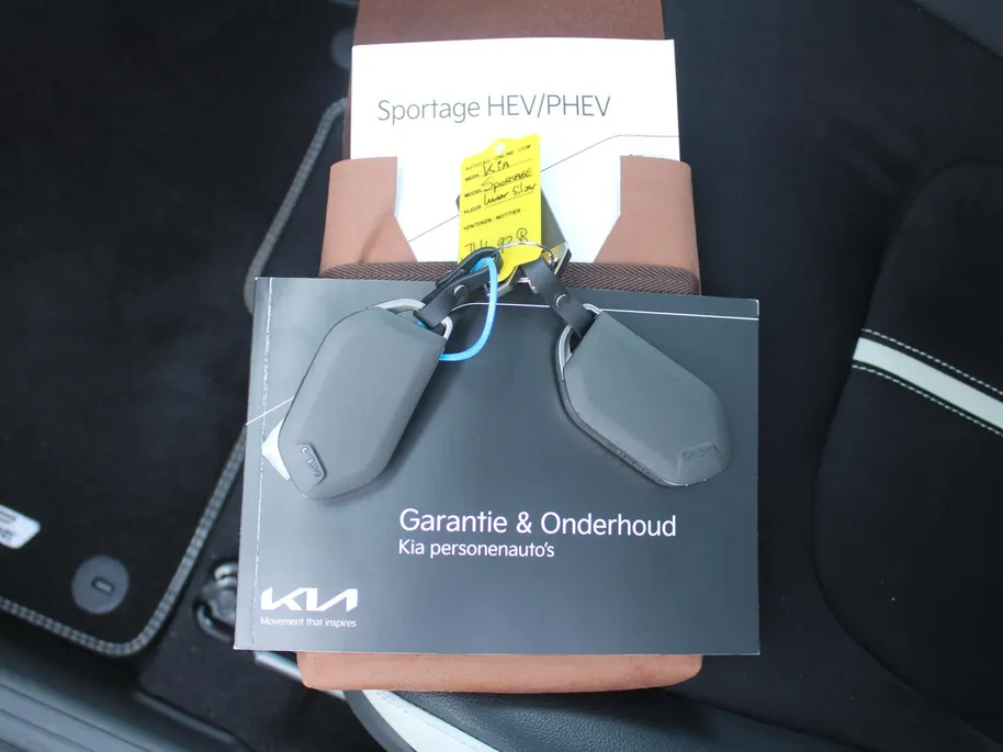 Kia Sportage 1.6 T-GDi Hybrid GT-Line | Trekhaak | Stuur-/stoelverwarming | Elek. stoelverstelling + achterklep | Schuifdak | 18" LM | Cruise adapt. | Camera |