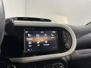 Renault Twingo Z.E. R80 Intens Automaat | 1e eigenaar | Apple CarPlay/Android Auto | Climate Control | Lichtmetalen Velgen | Cruise Control | Licht & Regen Sensor | Half Leder | Privacy Glass | Elektrische Ramen & Spiegels |